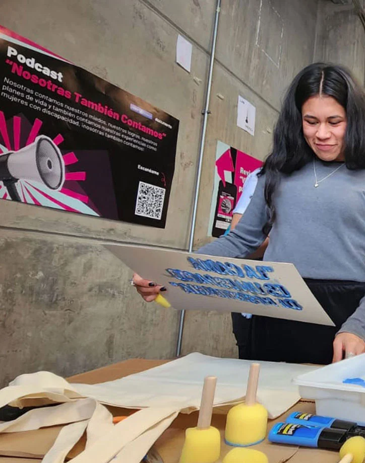 impresión de bolsos de un taller de Somos Comunidad - Mujeres con Discapacidad